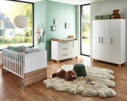 Babyzimmer Kleiderschrank TIANA 3-türig | mit Türdämpfung zum leisen Schließen | Kreideweiß-eiche