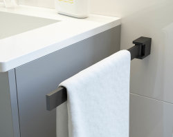 Qualitäts Handtuchhalter Bath-O-Line | schwenkbar...